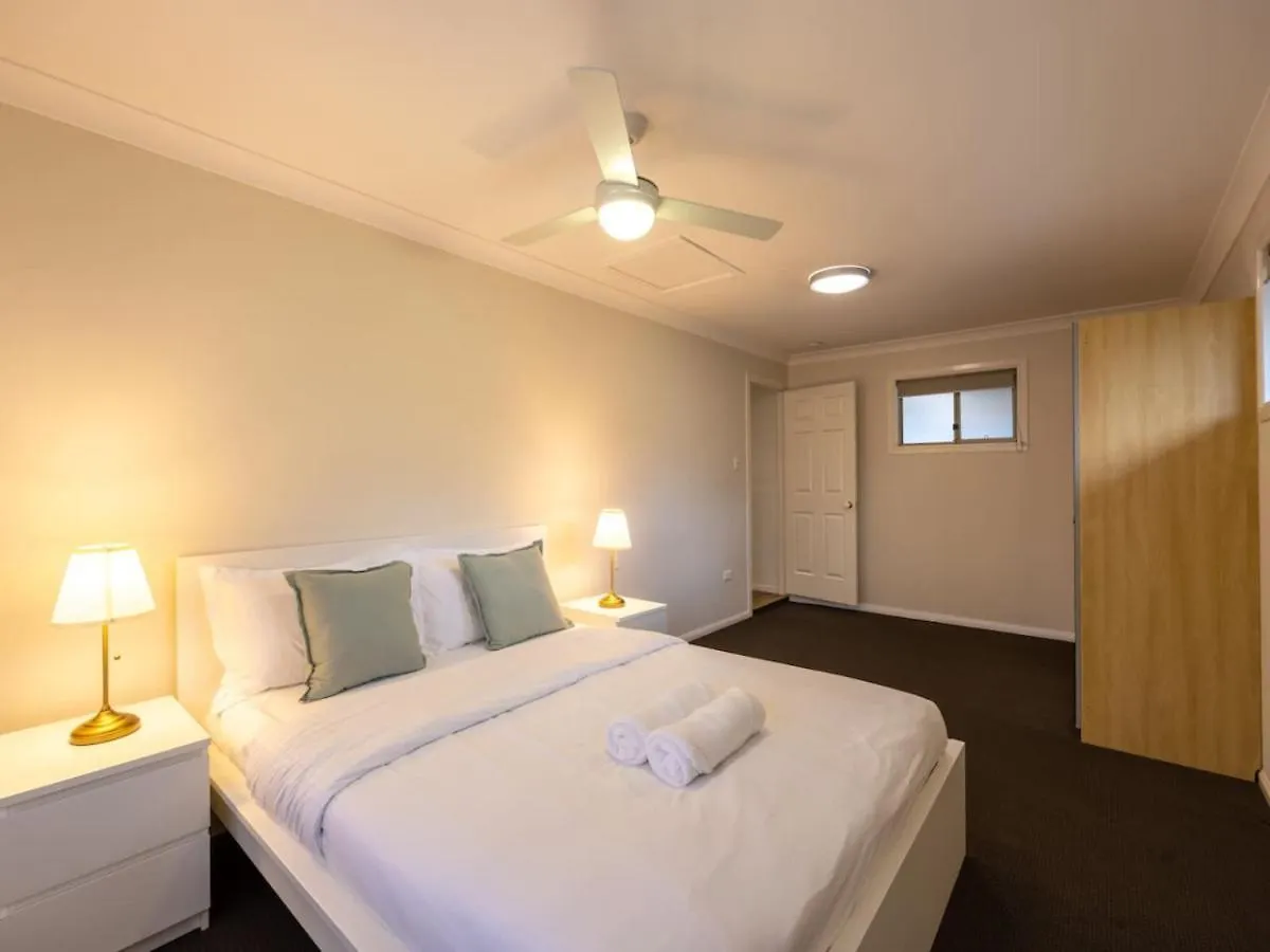 4Beds Near Waterpool N Forest Views Orminston Ormiston Australia