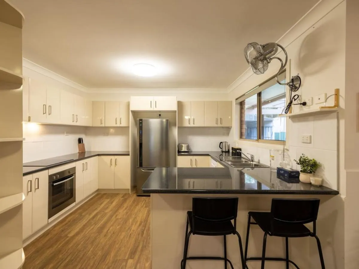 Holiday home 4Beds Near Waterpool N Forest Views Orminston Ormiston Australia