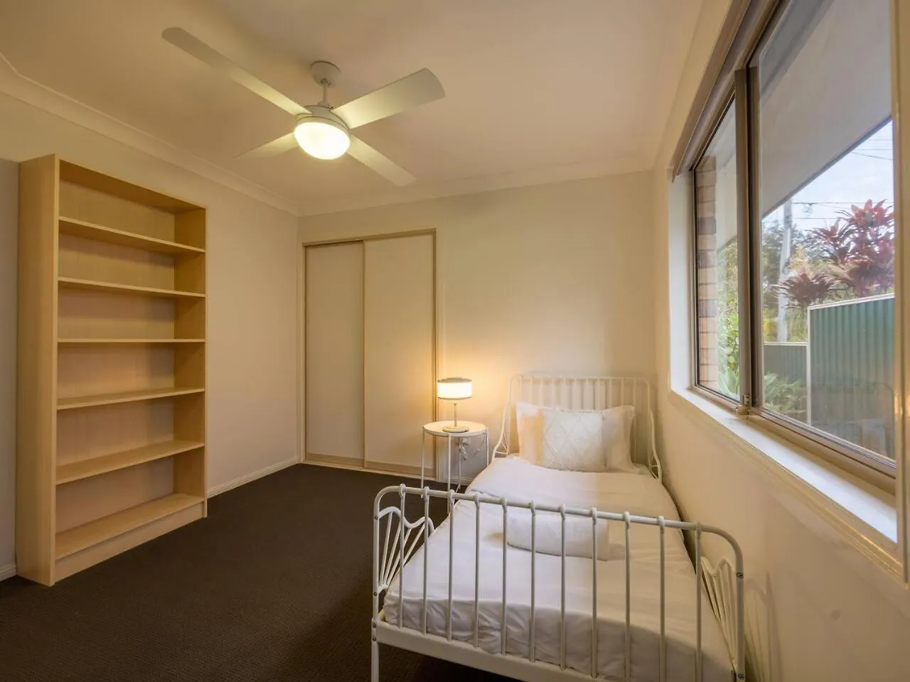 4Beds Near Waterpool N Forest Views Orminston Ormiston 0*,  Australia
